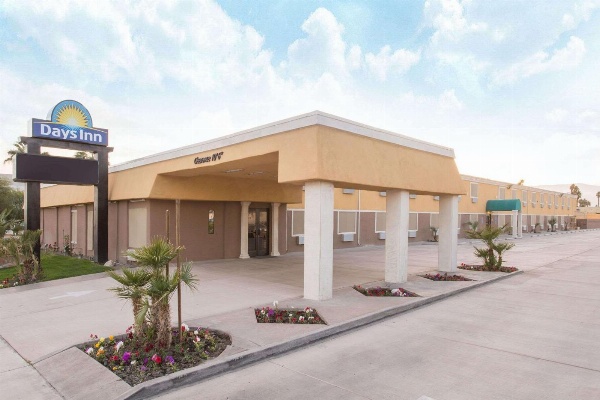 Days Inn by Wyndham Indio image 1