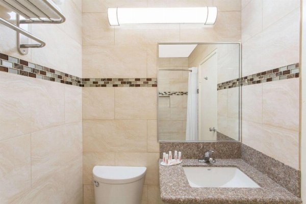 Days Inn by Wyndham Indio image 5